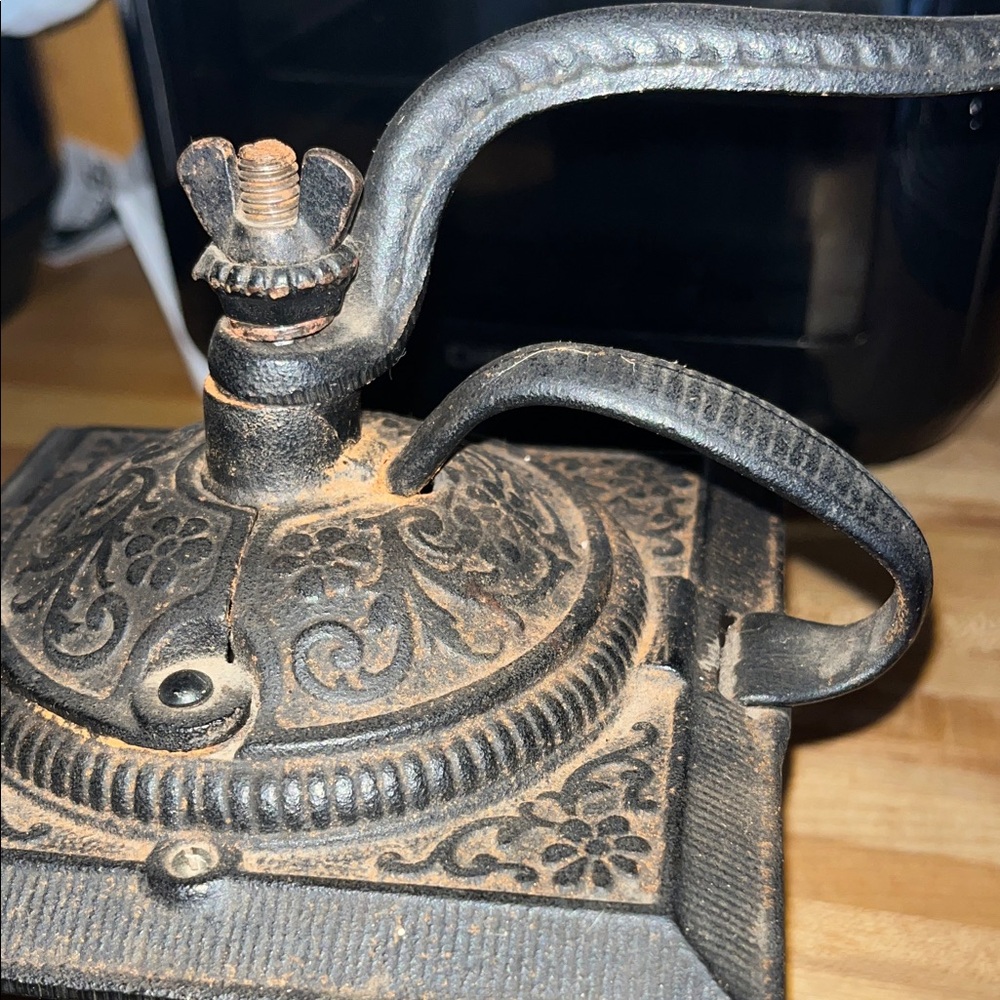 Vintage Wooden Coffee Grinder - Picture 9 of 9